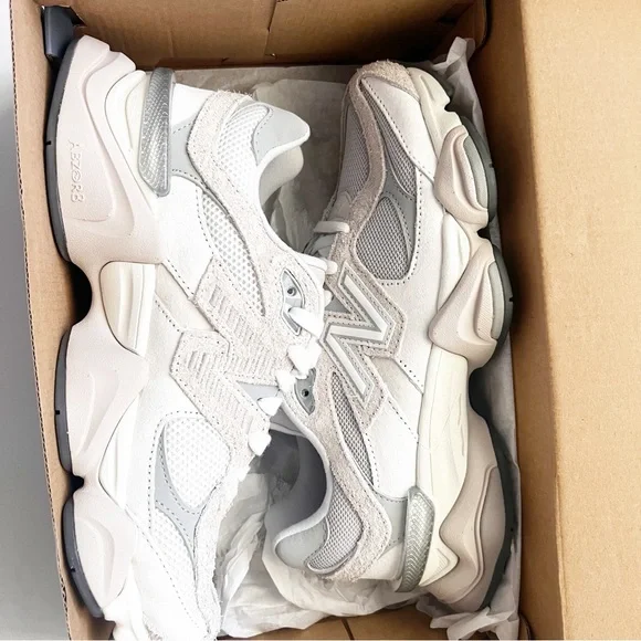 New Balance 9060 Gray 8.5 women’s - Picture 3 of 8